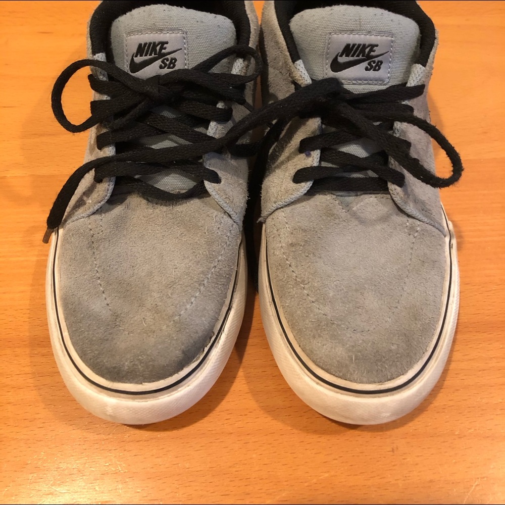 Reduced Price! NIKE SB SUEDE GRAY SNEAKERS (#4-04132020)